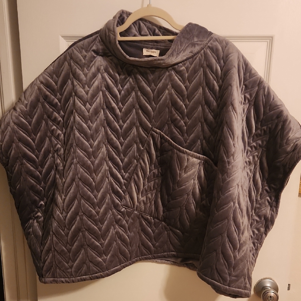 EUC WORLD MARKET Quilted Poncho
